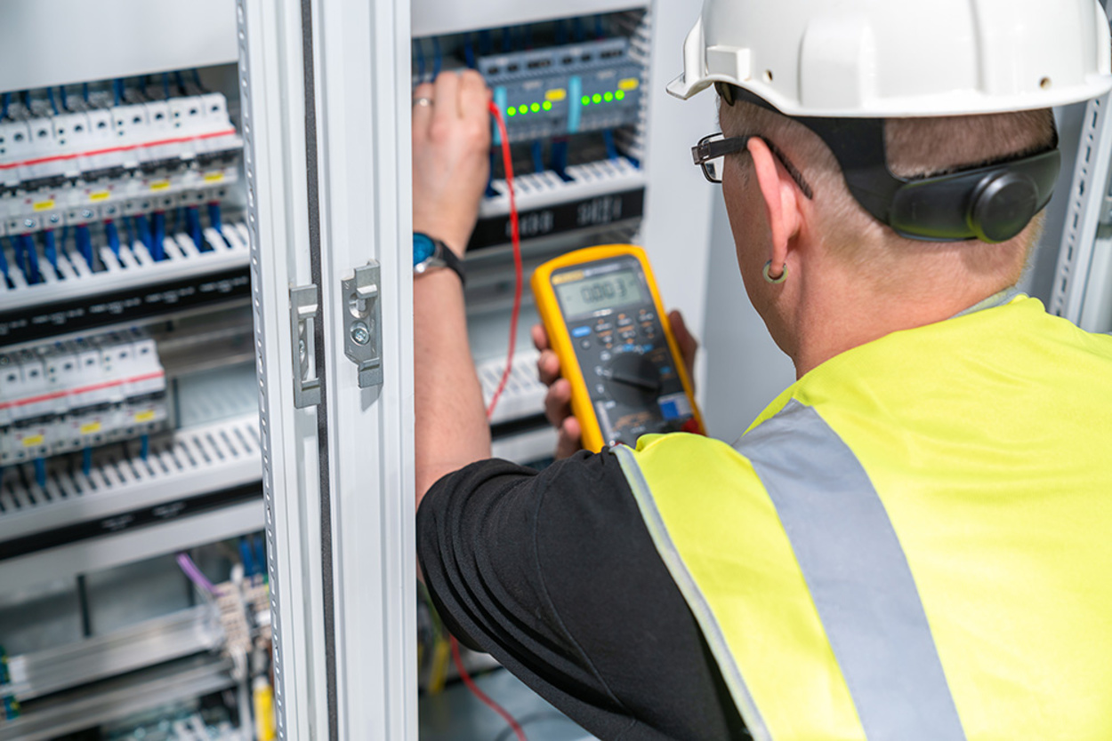 Elektroanlagen-Kontrolle bei ELKOM Elektro- und Kommunikationstechnik GbR in Meiningen