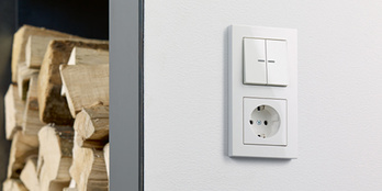 JUNG KNX Taster F 10 bei ELKOM Elektro- und Kommunikationstechnik GbR in Meiningen